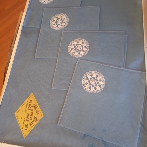 Vintage 4 Placemats with 4 Matching Napkins All Rayon Original Packaging New - Picture 7 of 13